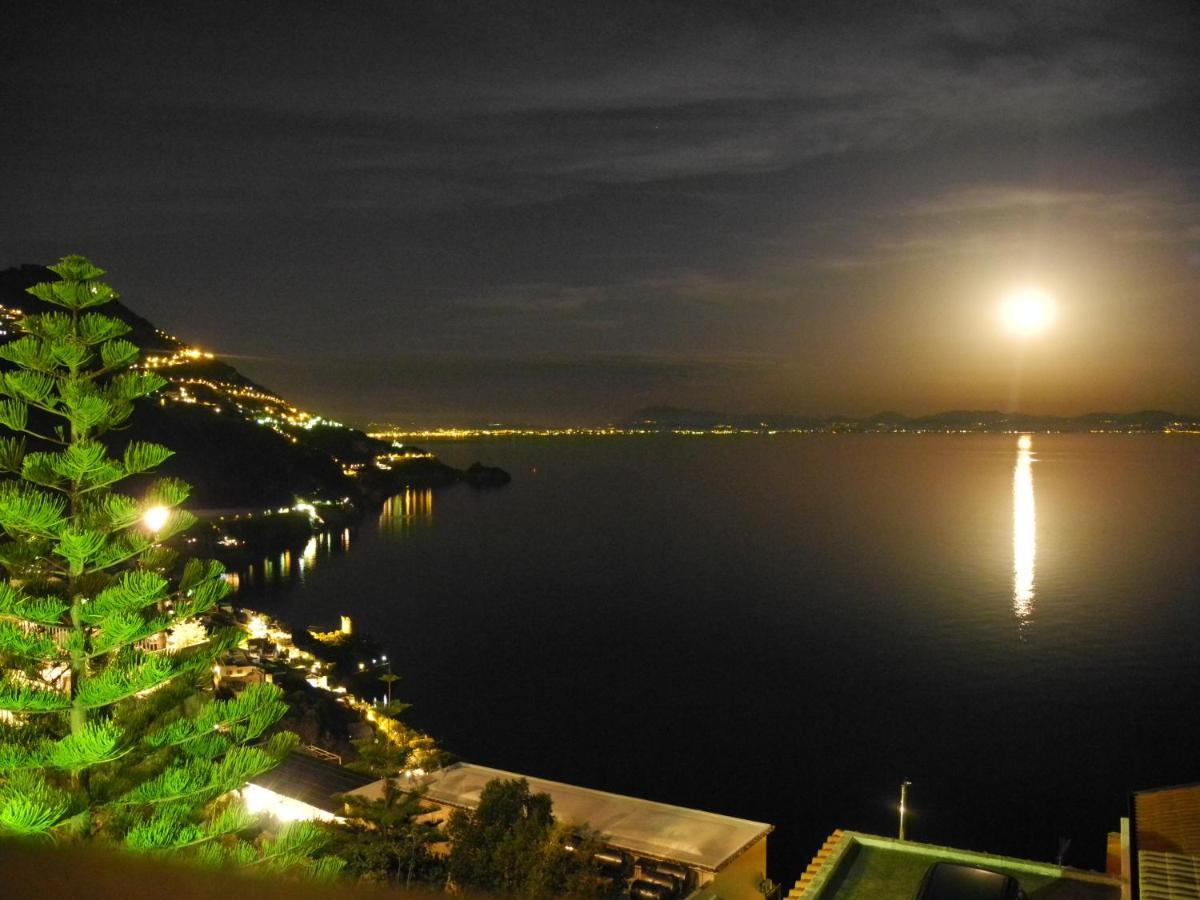 Apartamento Moonlight House Praiano Exterior foto